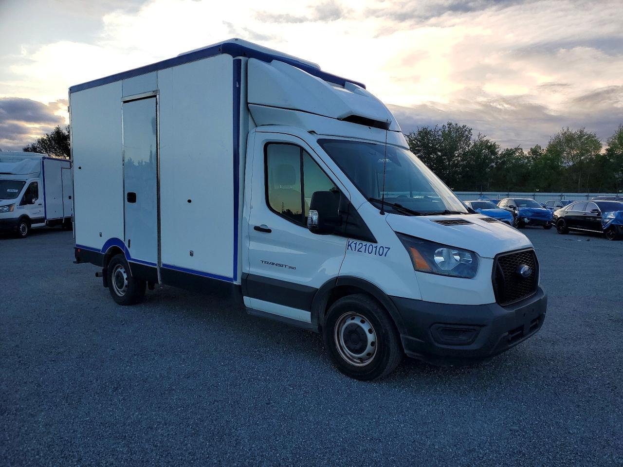 2021 Ford Transit Delivery Truck - Фото 4
