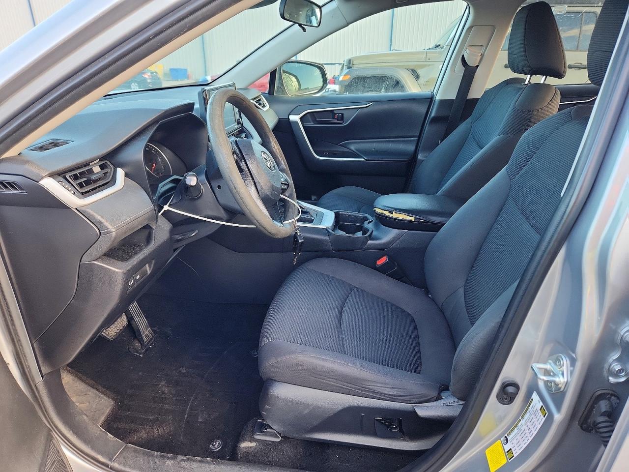 2020 Toyota Rav4 Le - Image 7