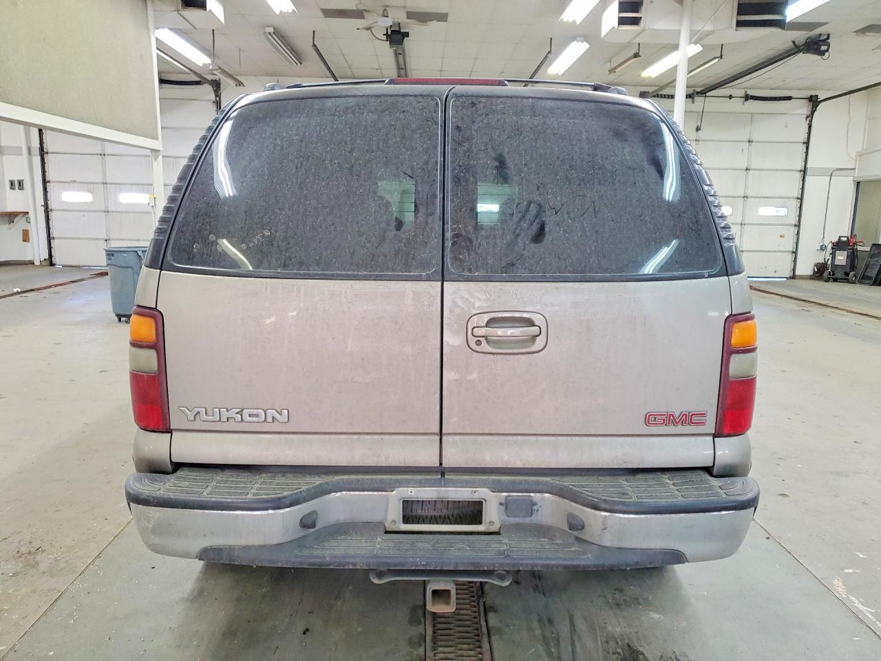 2002 GMC Yukon - Image 6