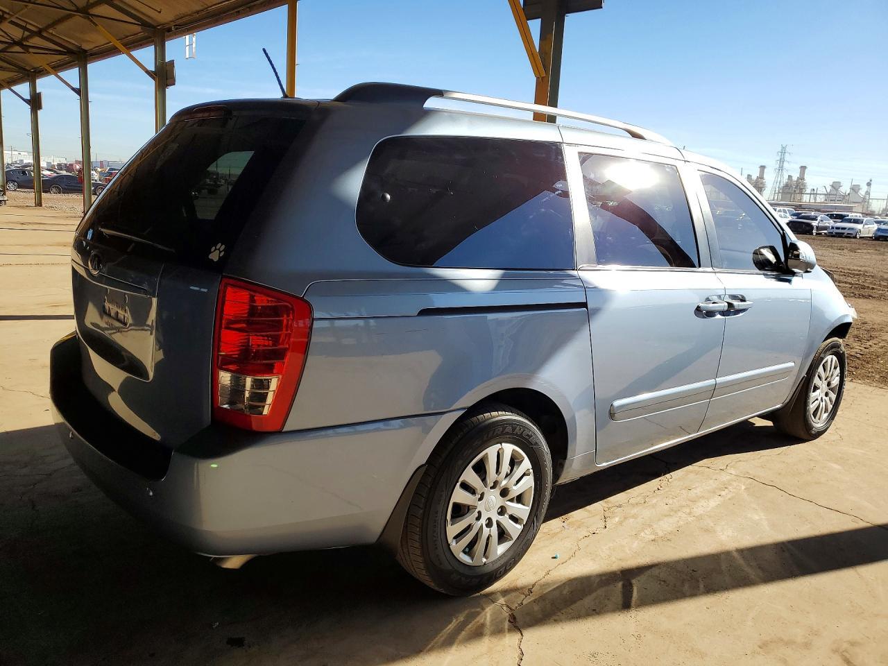 2014 Kia Sedona Lx - Фото 3