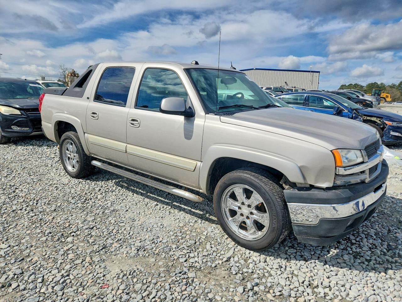 2005 Chevrolet Avalanche C1500 - Image 4