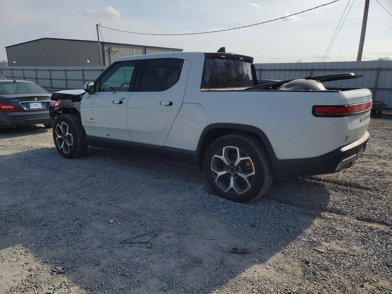 2022 Rivian R1T Adventure - Image 2