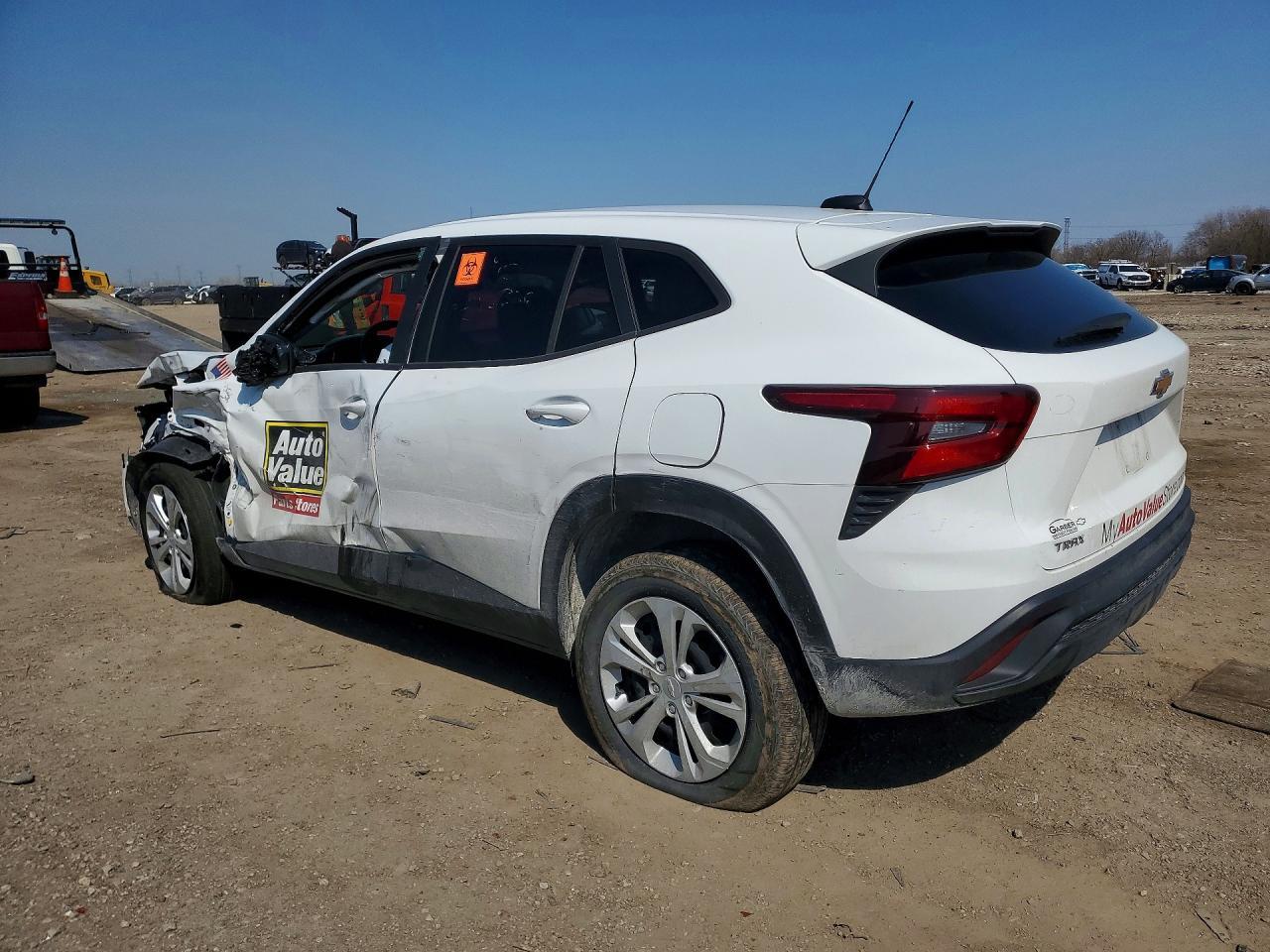 2025 Chevrolet Trax Ls - Image 2