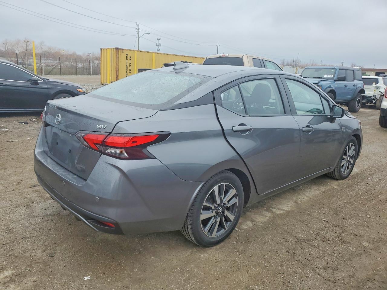 2021 Nissan Versa Sv - Фото 3