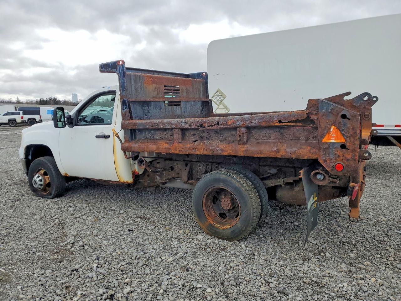 2013 GMC Sierra K3500 - Dump Truck- R&D- Pri Fleet - Фото 2