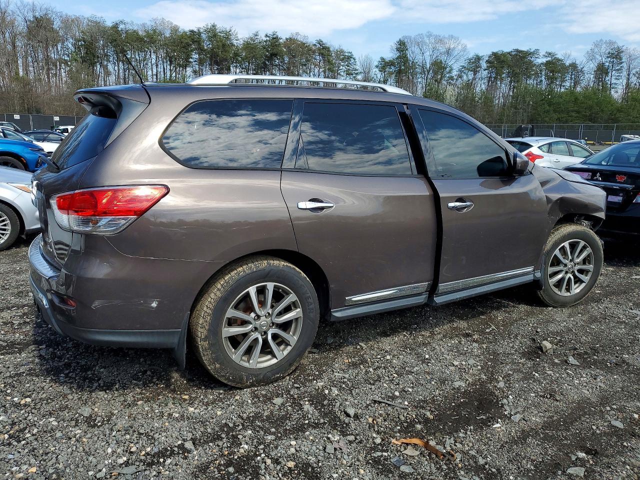 2015 Nissan Pathfinder Sl - Image 3