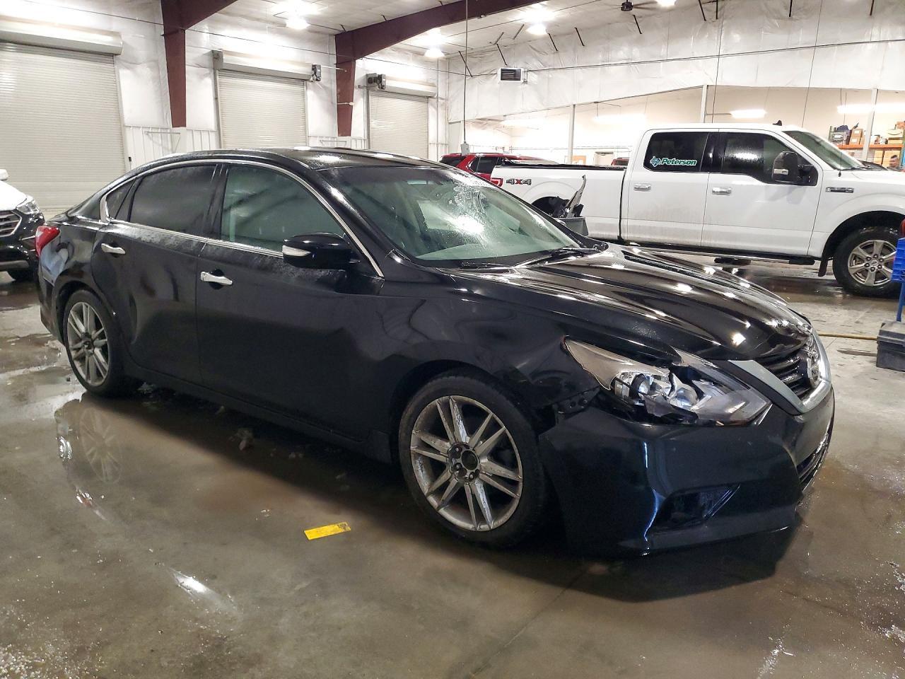 2017 Nissan Altima 2.5 S - Image 4