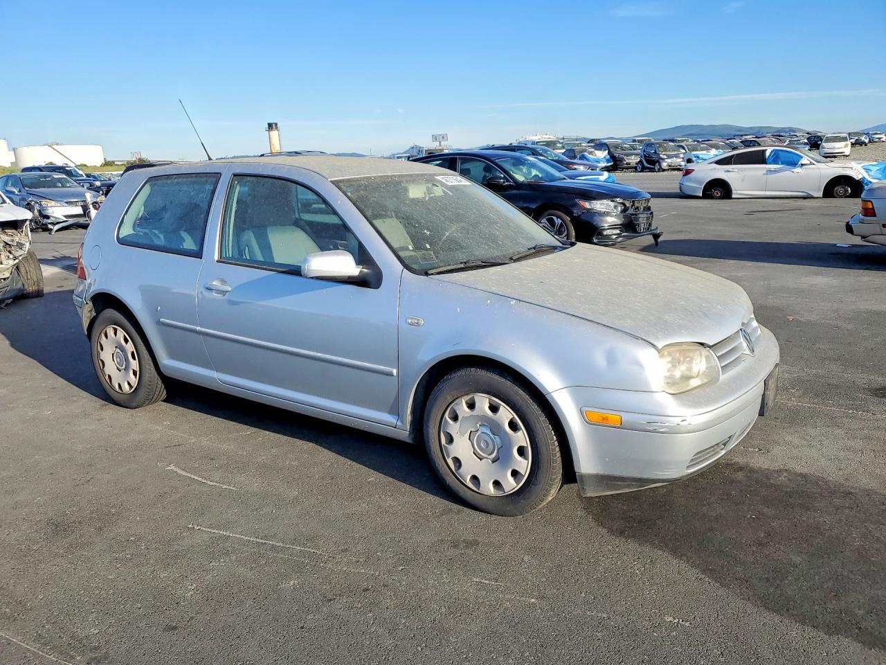 2004 Volkswagen Golf - Image 4