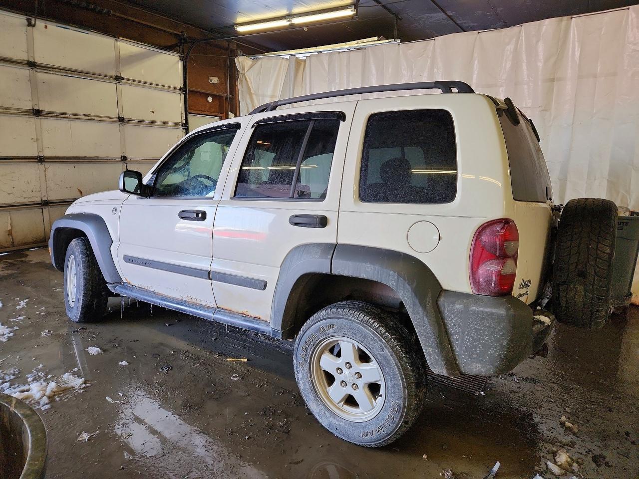 2006 Jeep Liberty Sport - Фото 2