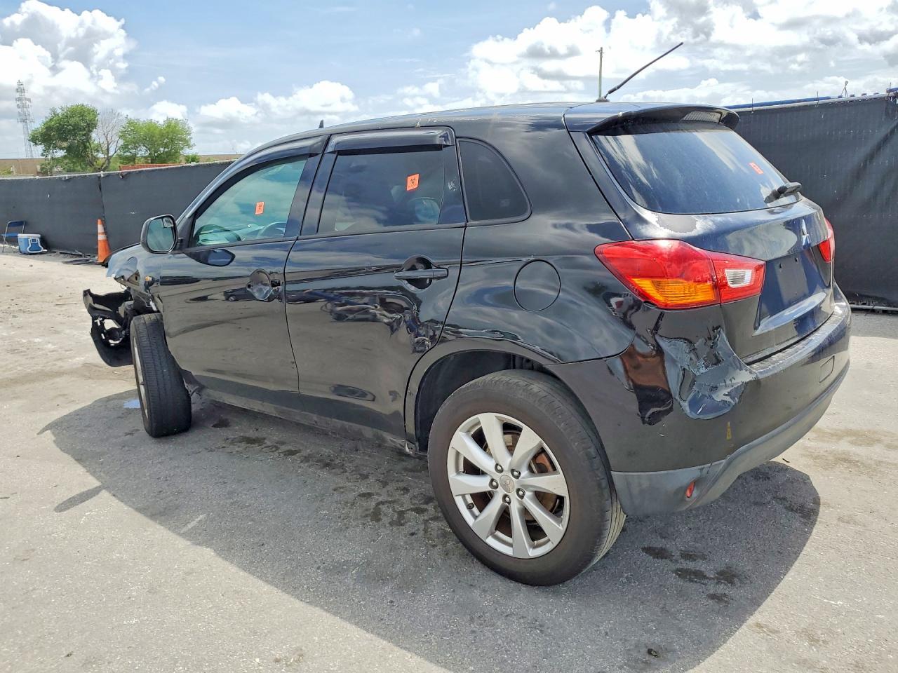 2015 Mitsubishi Outlander Sport Es - Фото 2