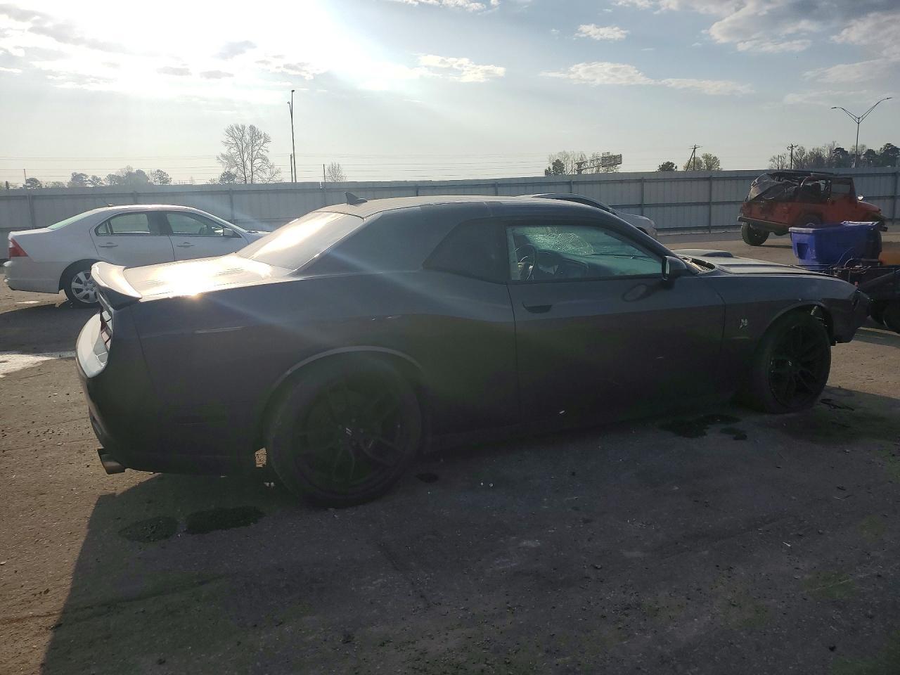 2017 Dodge Challenger R - Фото 3