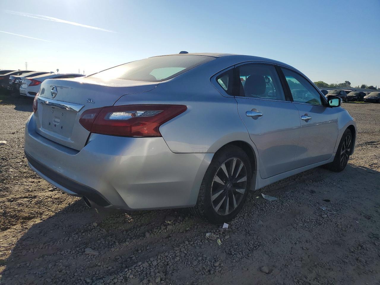 2018 Nissan Altima - Image 3