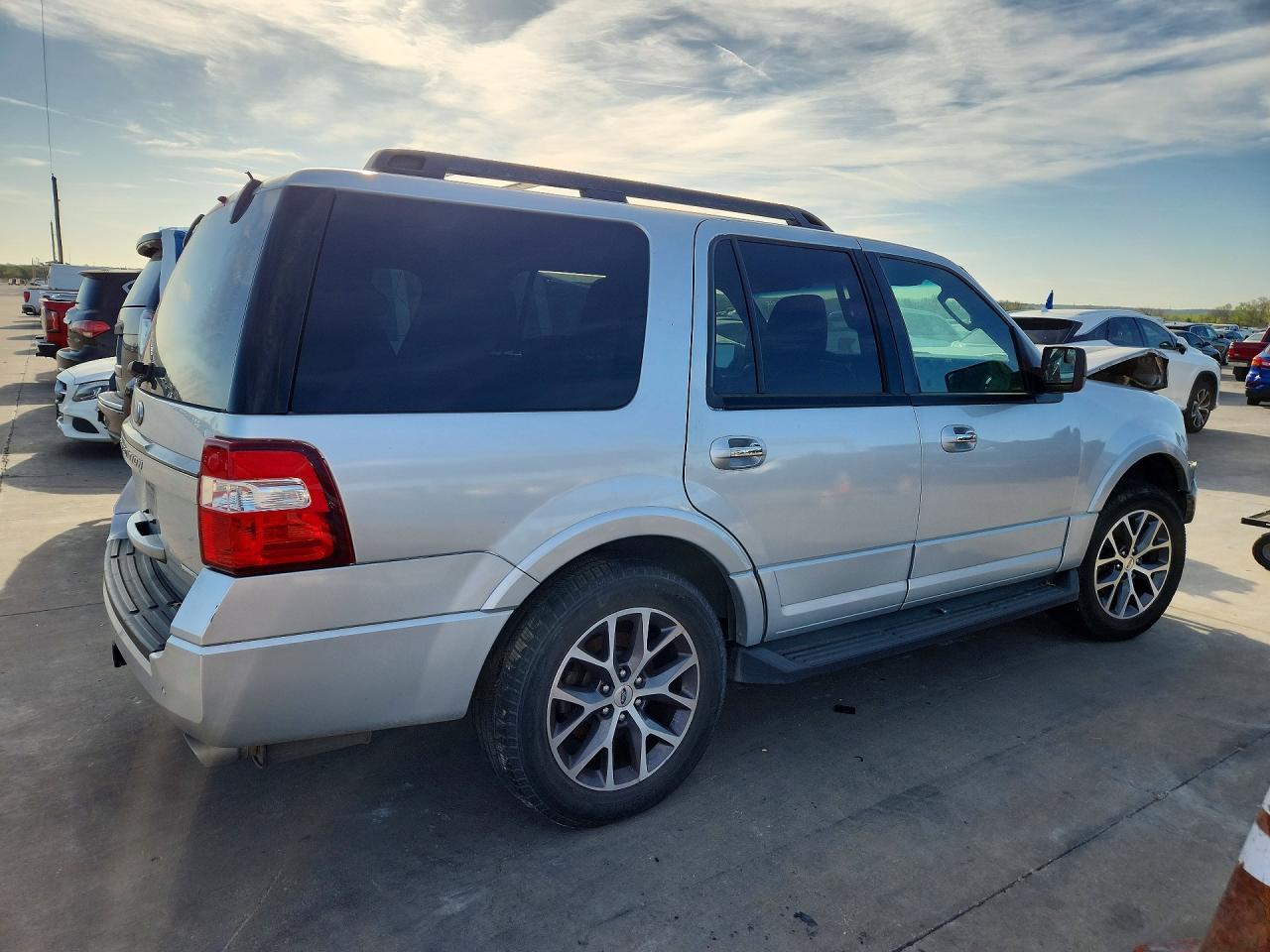 2017 Ford Expedition Xlt - Фото 3