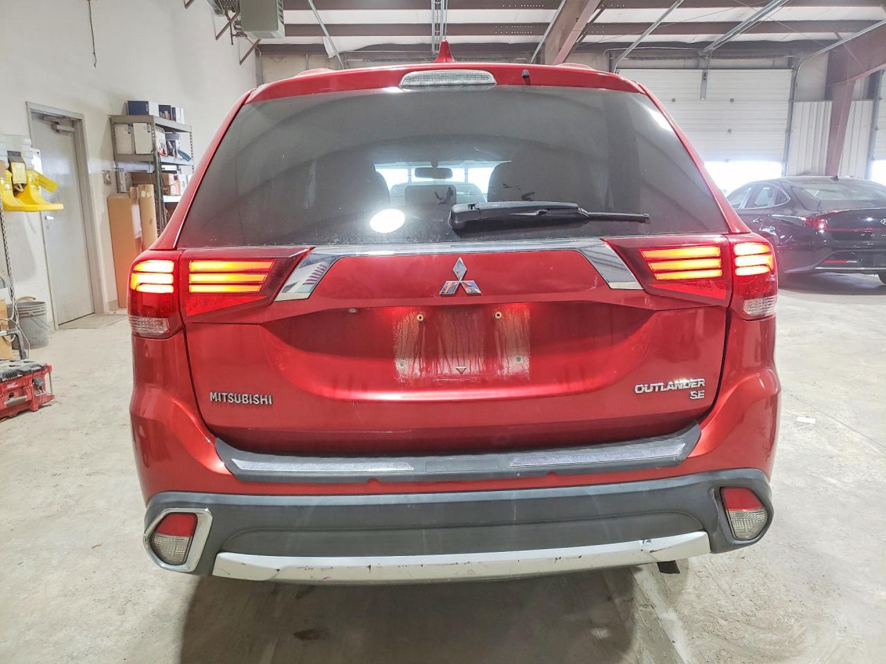 2017 Mitsubishi Outlander Se - Фото 6