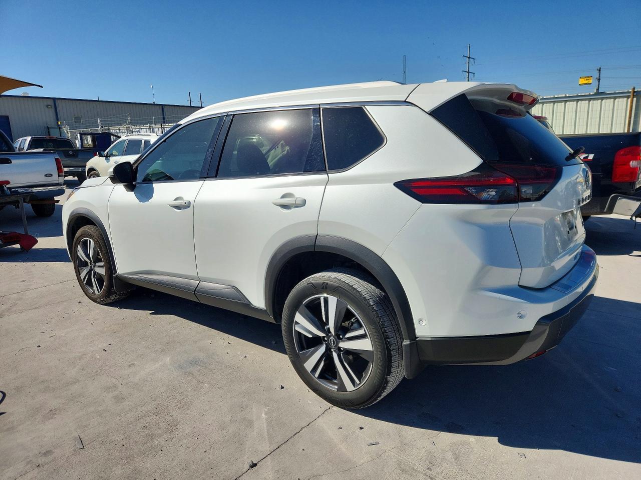 2024 Nissan Rogue Sl - Фото 2