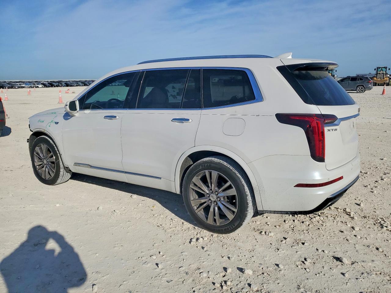 2020 Cadillac Xt6 Premium Luxury - Image 2