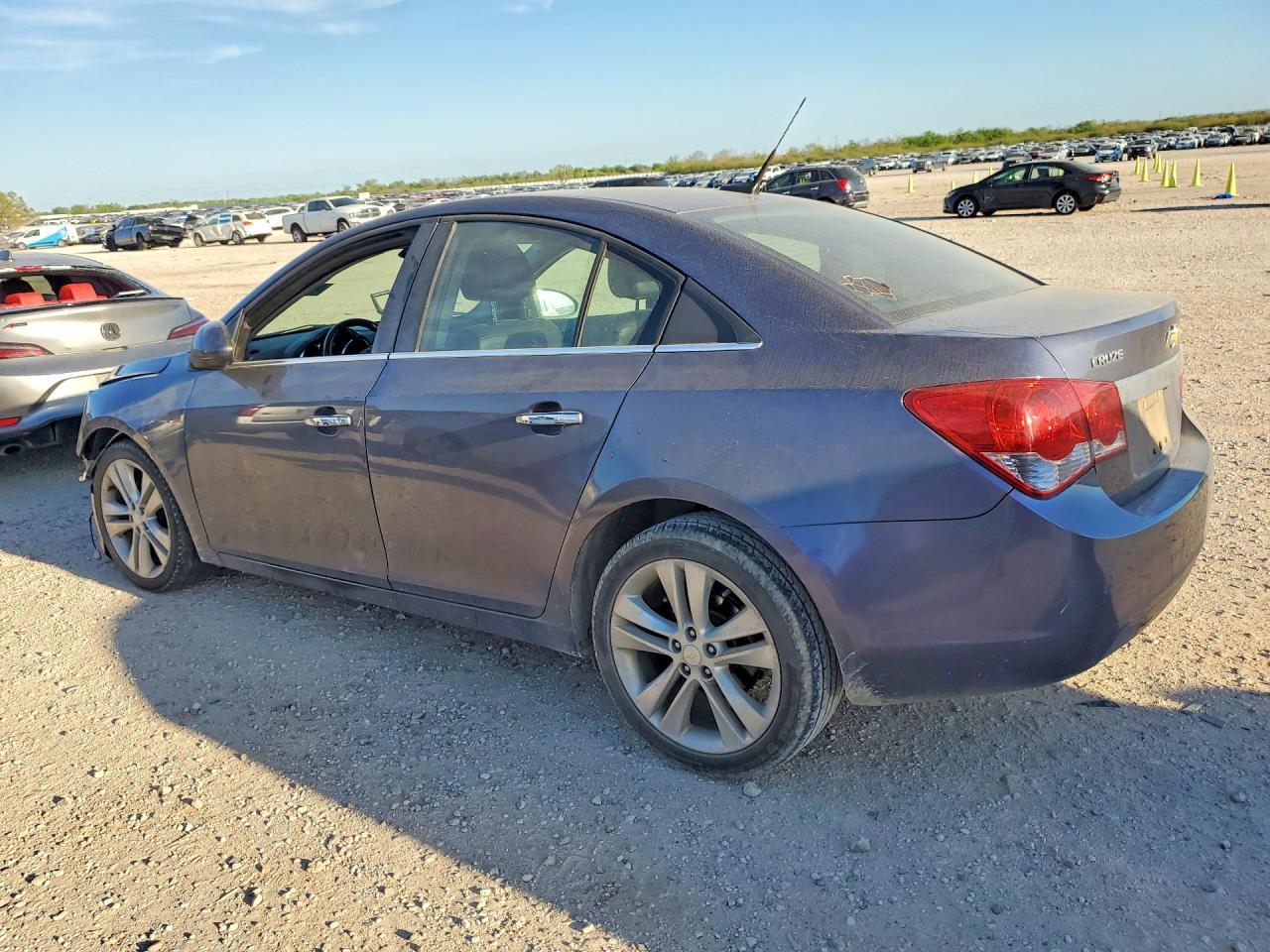 2014 Chevrolet Cruze Ltz - Image 2