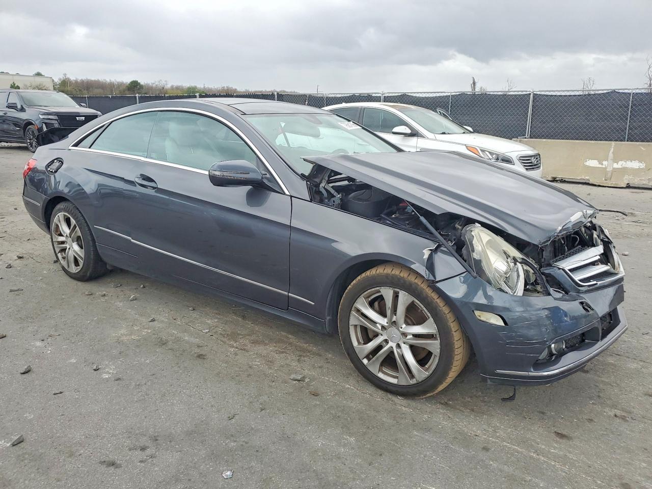 2010 Mercedes-Benz E 350 - Фото 4