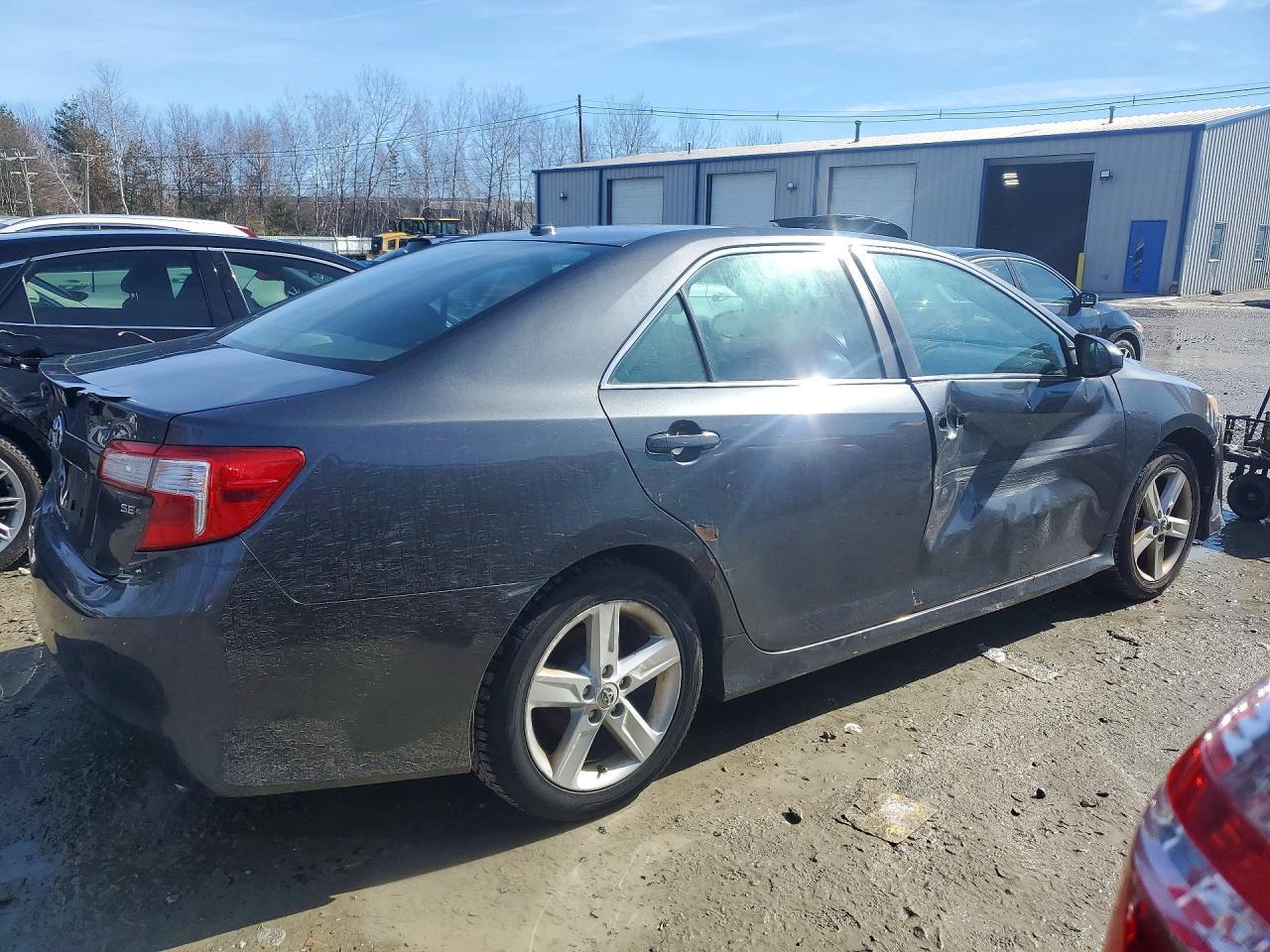 2012 Toyota Camry Se - Image 3
