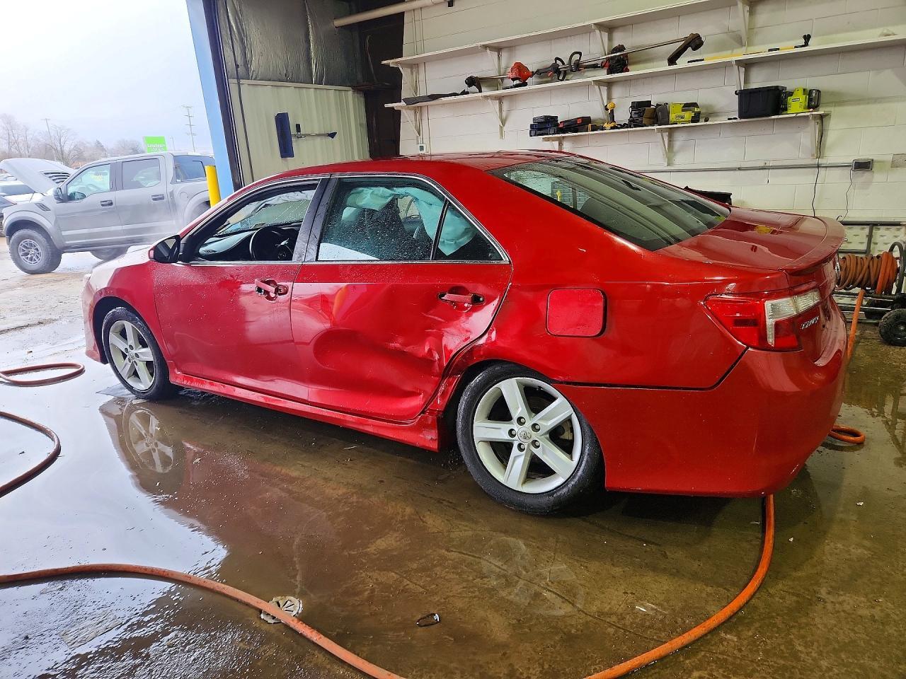 2013 Toyota Camry Se - Фото 2