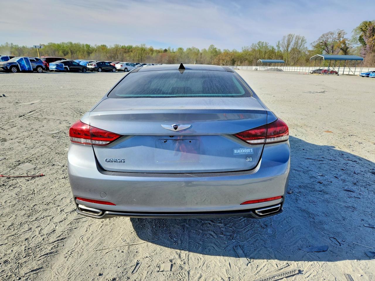 2015 Hyundai Genesis 3.8L - Фото 6