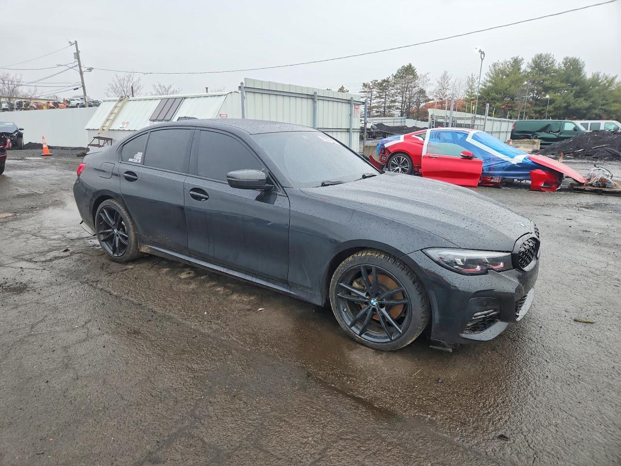 2022 BMW 320Xi - Фото 4