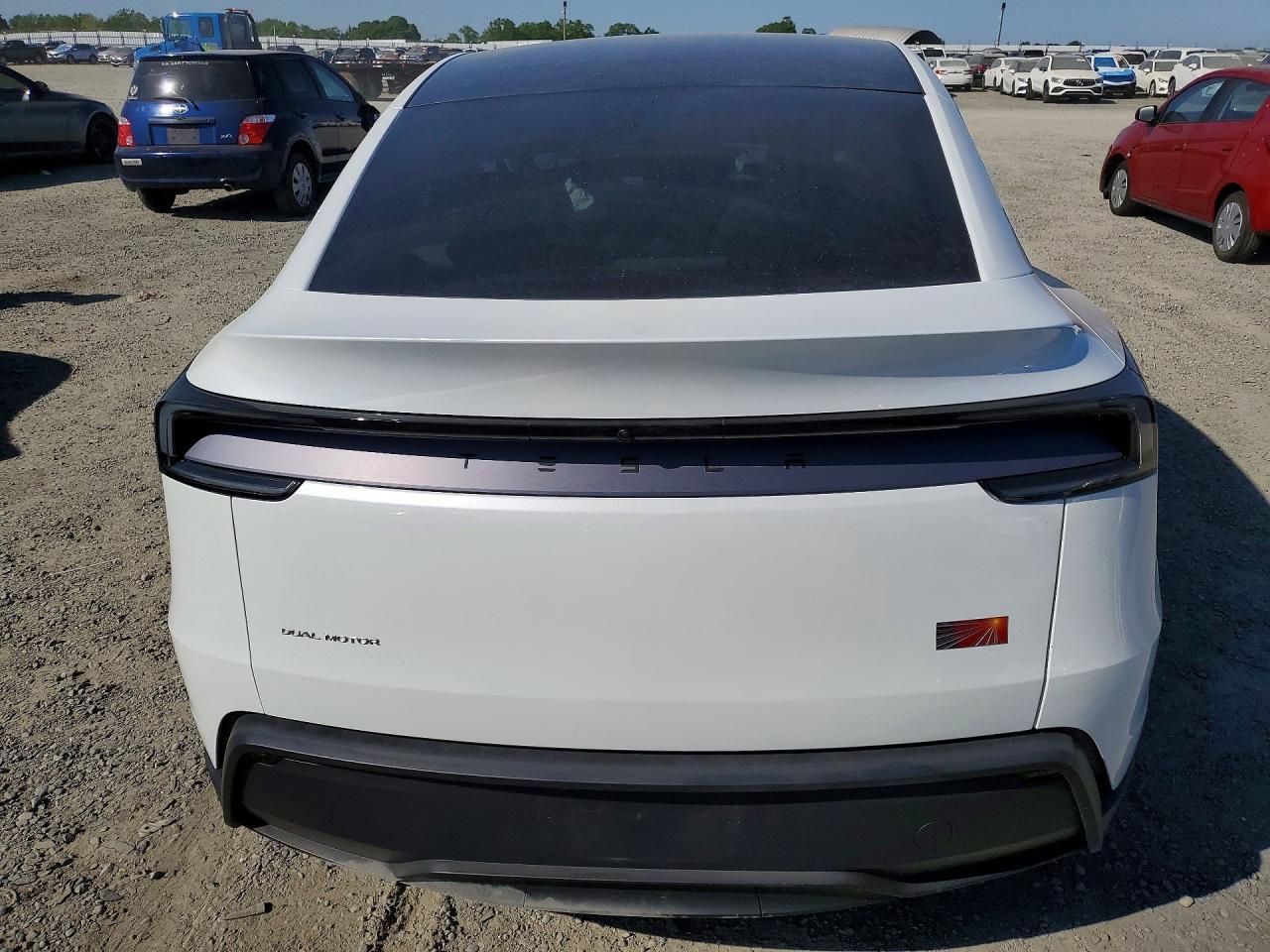 2026 Tesla Model Y - Image 6