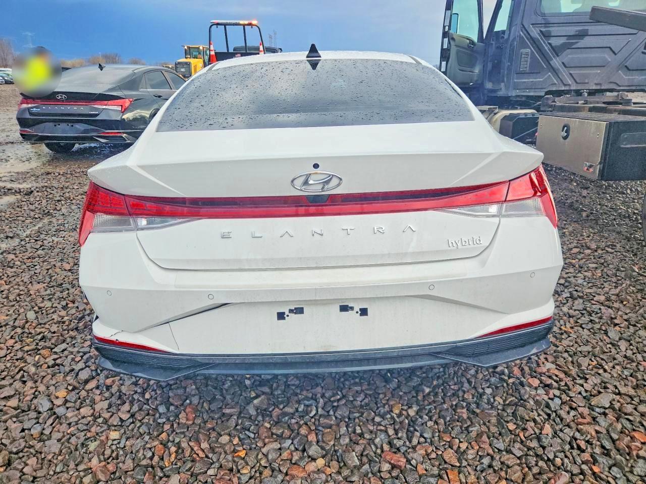 2023 Hyundai Elantra Hybrid Limited - Image 6