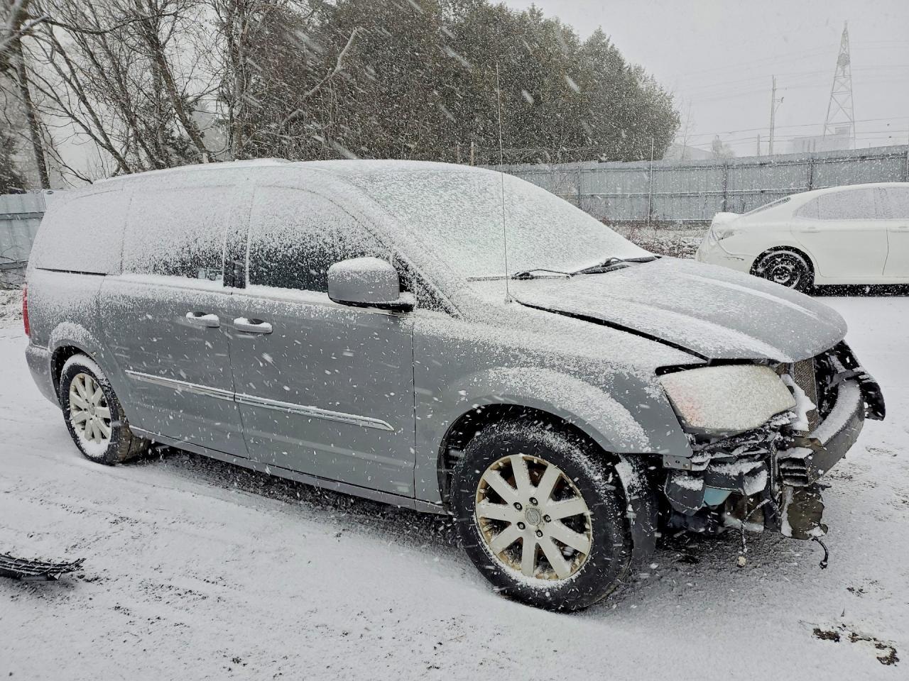 2015 Chrysler Town & Country Touring - Фото 4