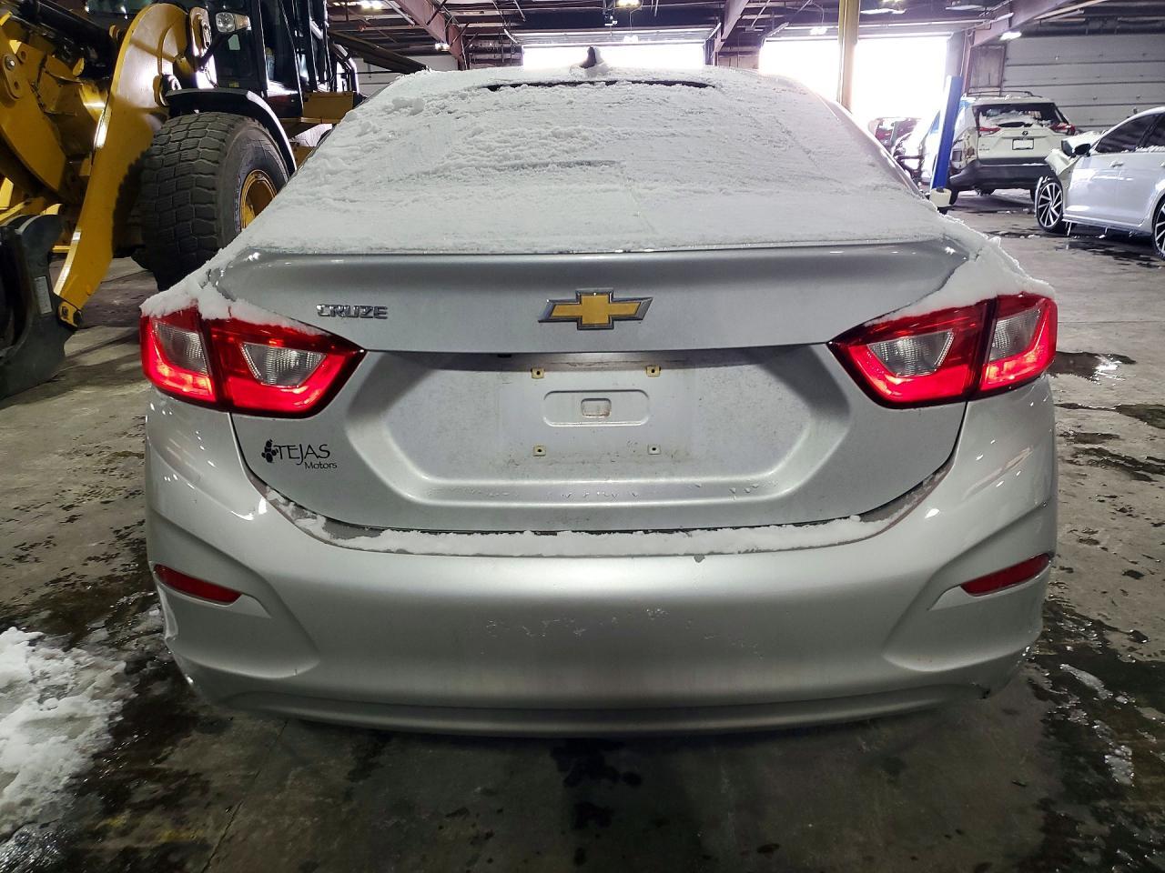 2018 Chevrolet Cruze Ls - Image 6