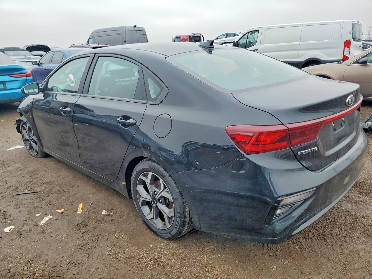 2021 Kia Forte Lxs - Image 2