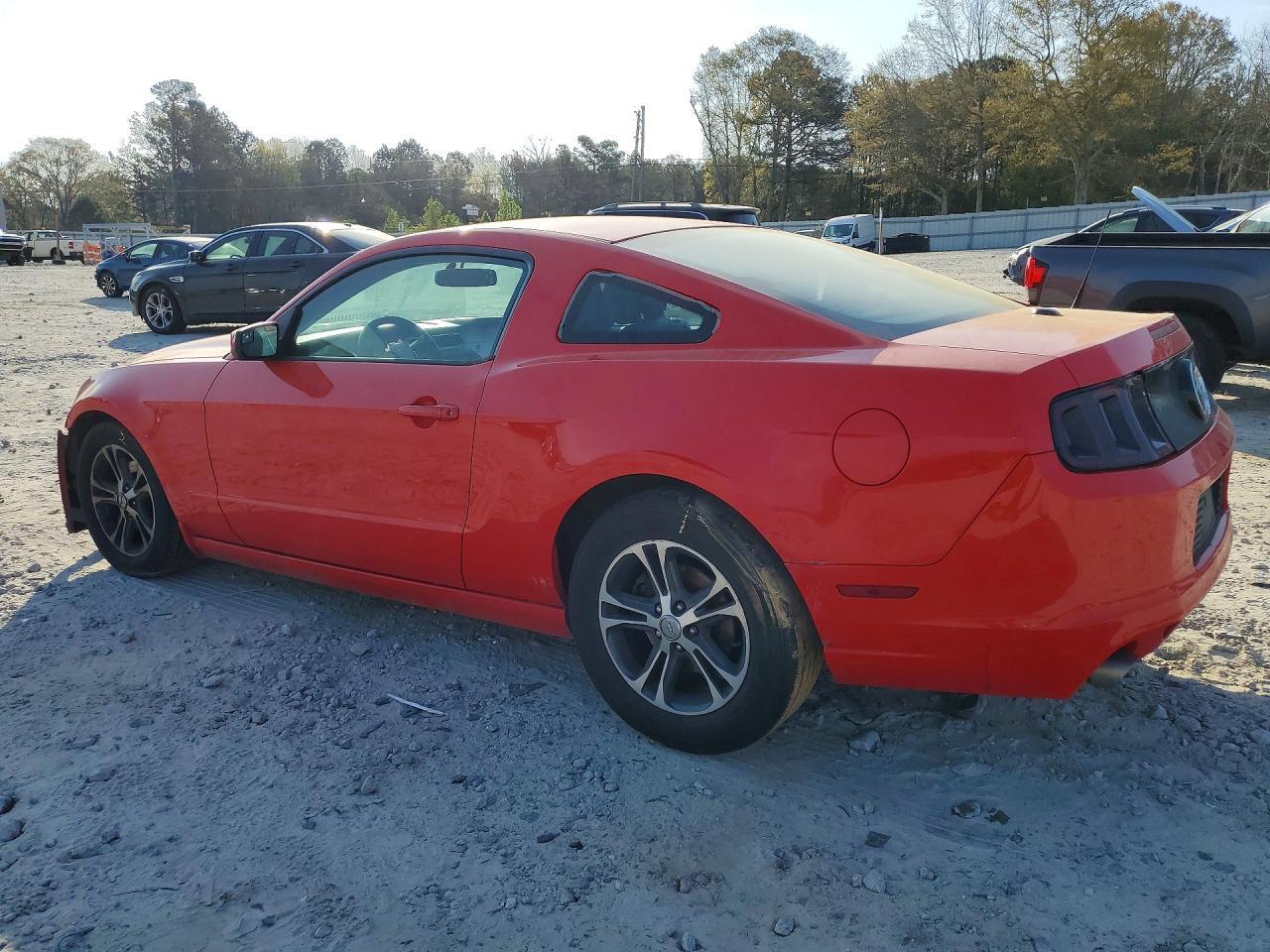 2013 Ford Mustang - Фото 2