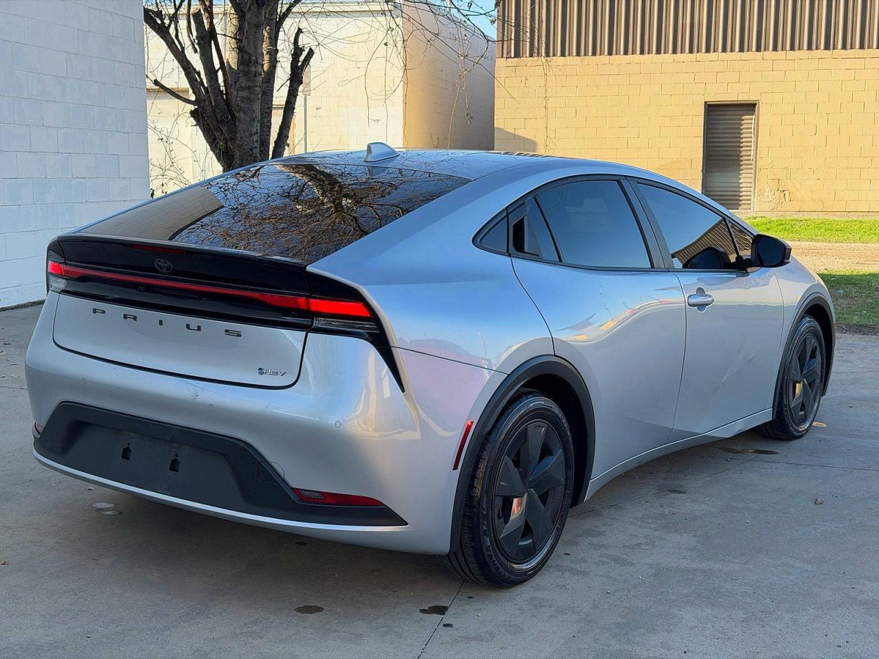 2024 Toyota Prius Le - Image 4