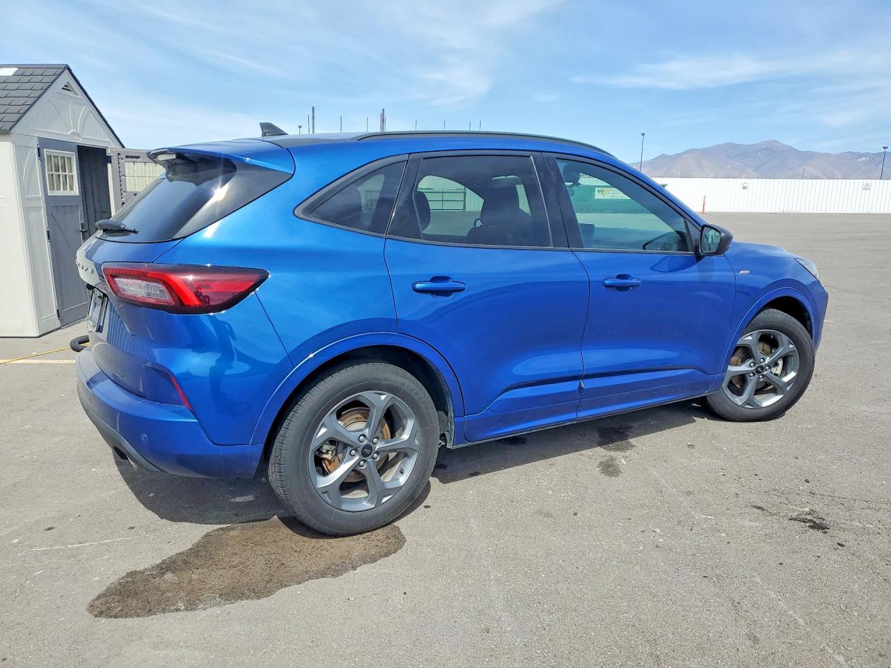 2023 Ford Escape St Line - Image 3