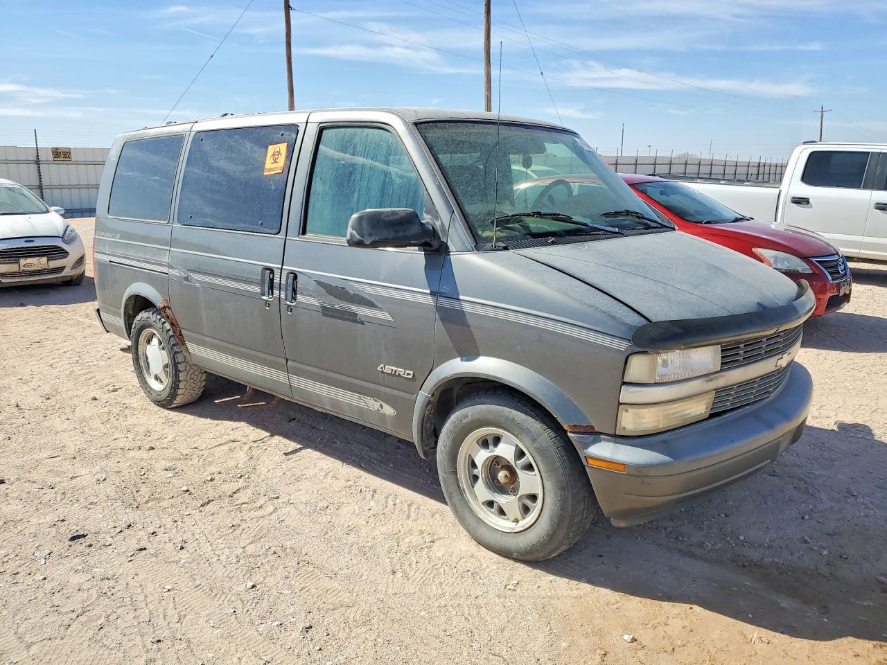 2000 Chevrolet Astro - Фото 4