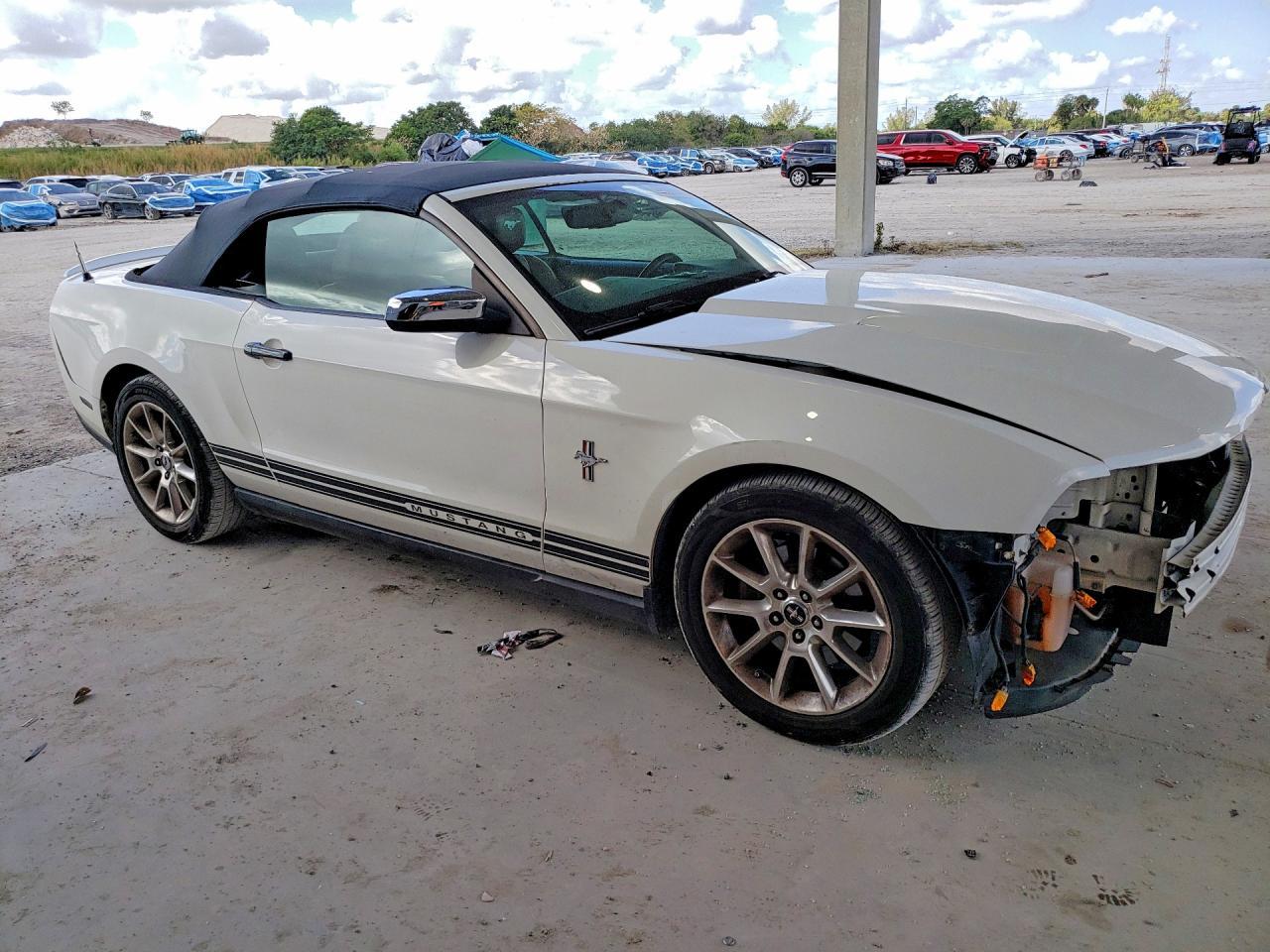 2011 Ford Mustang - Фото 4