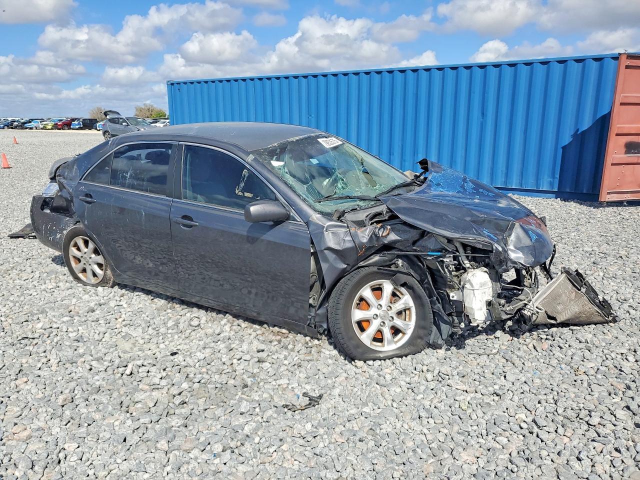 2010 Toyota Camry Le - Image 4