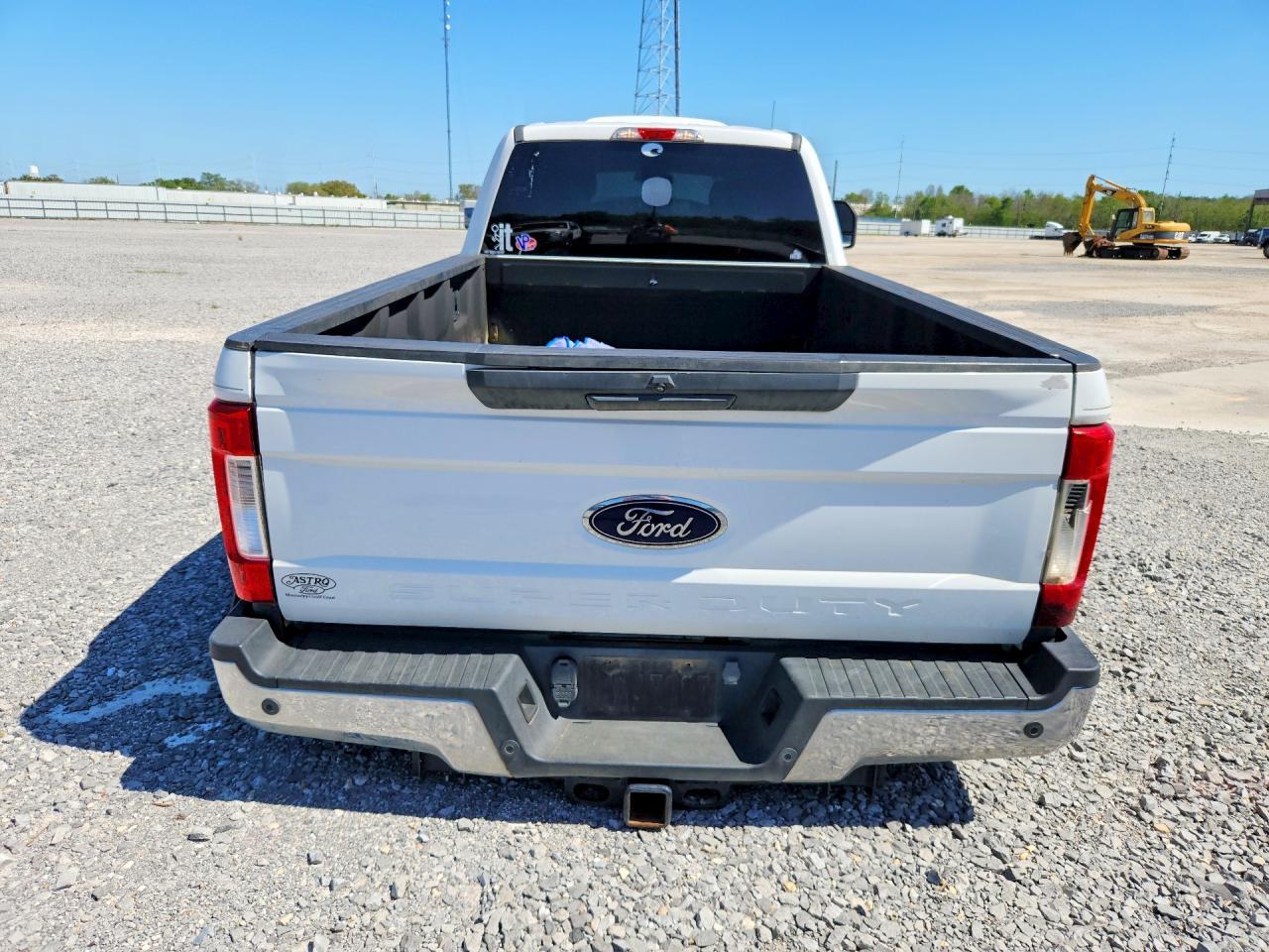 2019 Ford F350 Xlt Drw 6.7L V8 Tdsl Ext Cab - Image 6