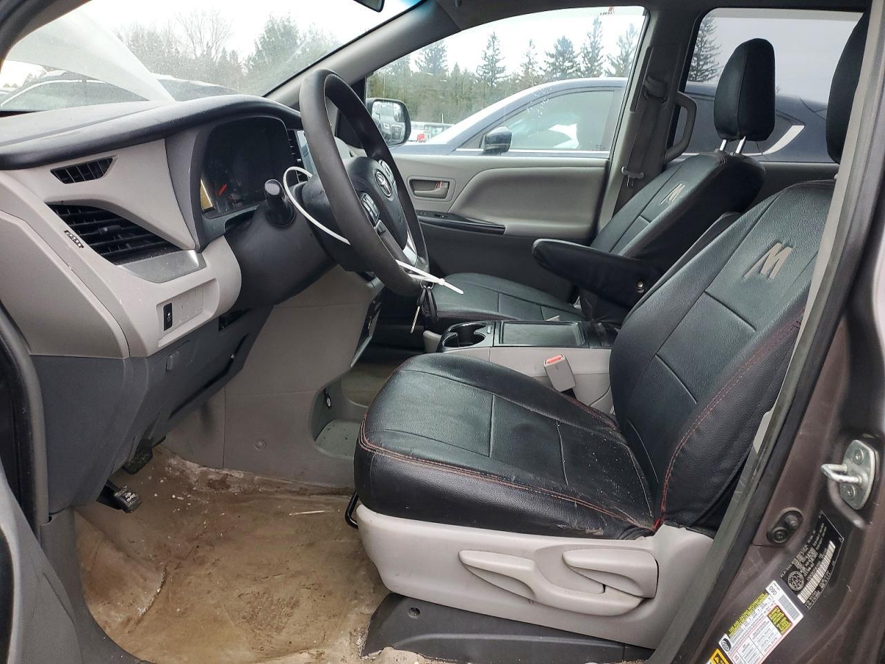 2015 Toyota Sienna L 7-Passenger - Фото 7