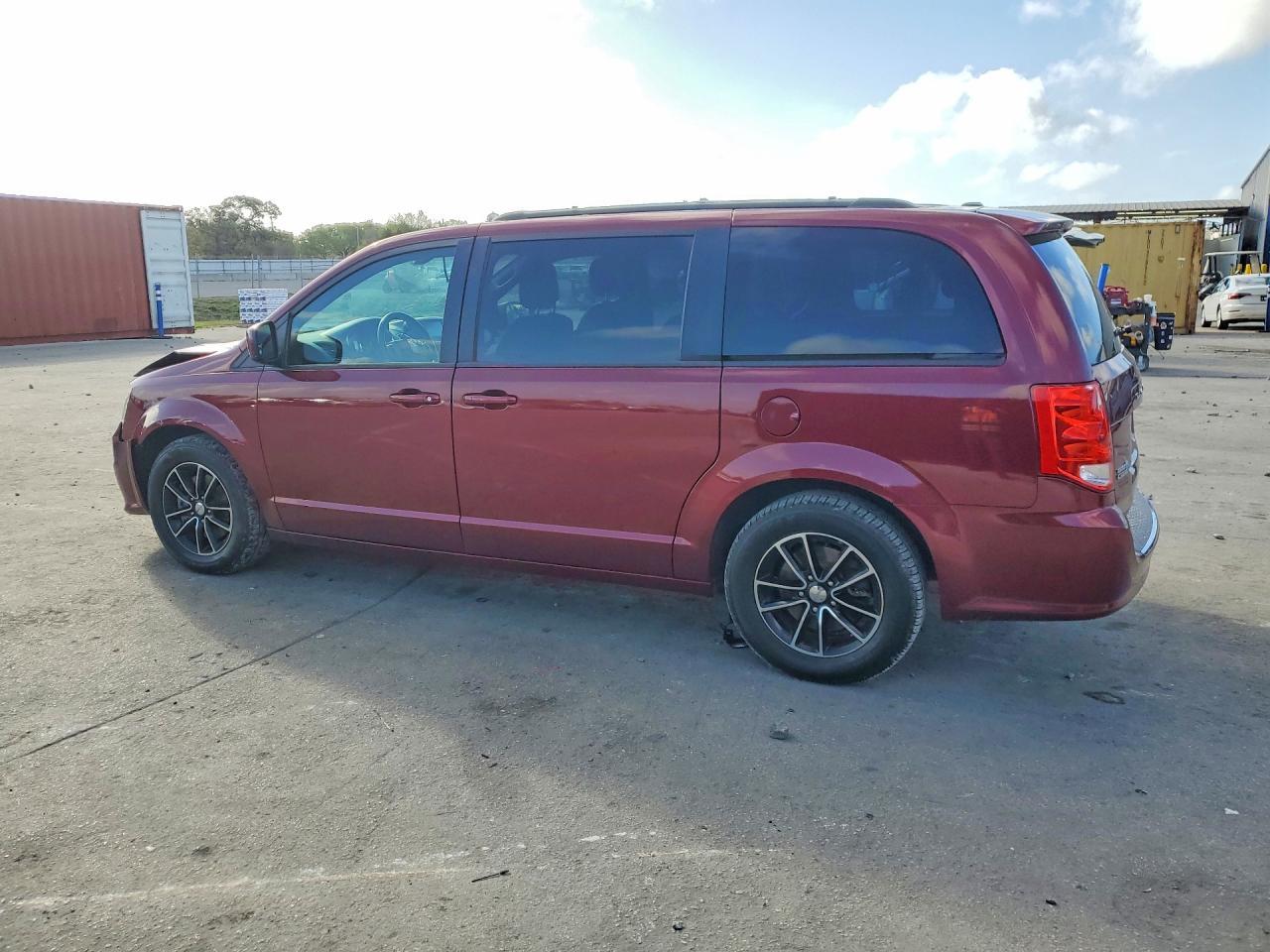 2018 Dodge Grand Caravan Gt - Фото 2