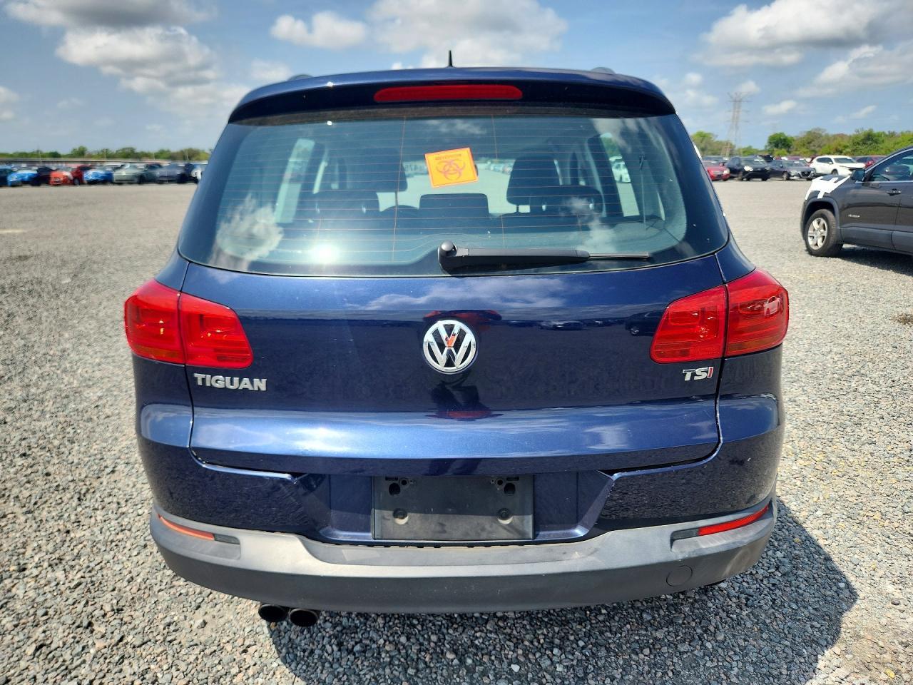 2016 Volkswagen Tiguan S - Image 6
