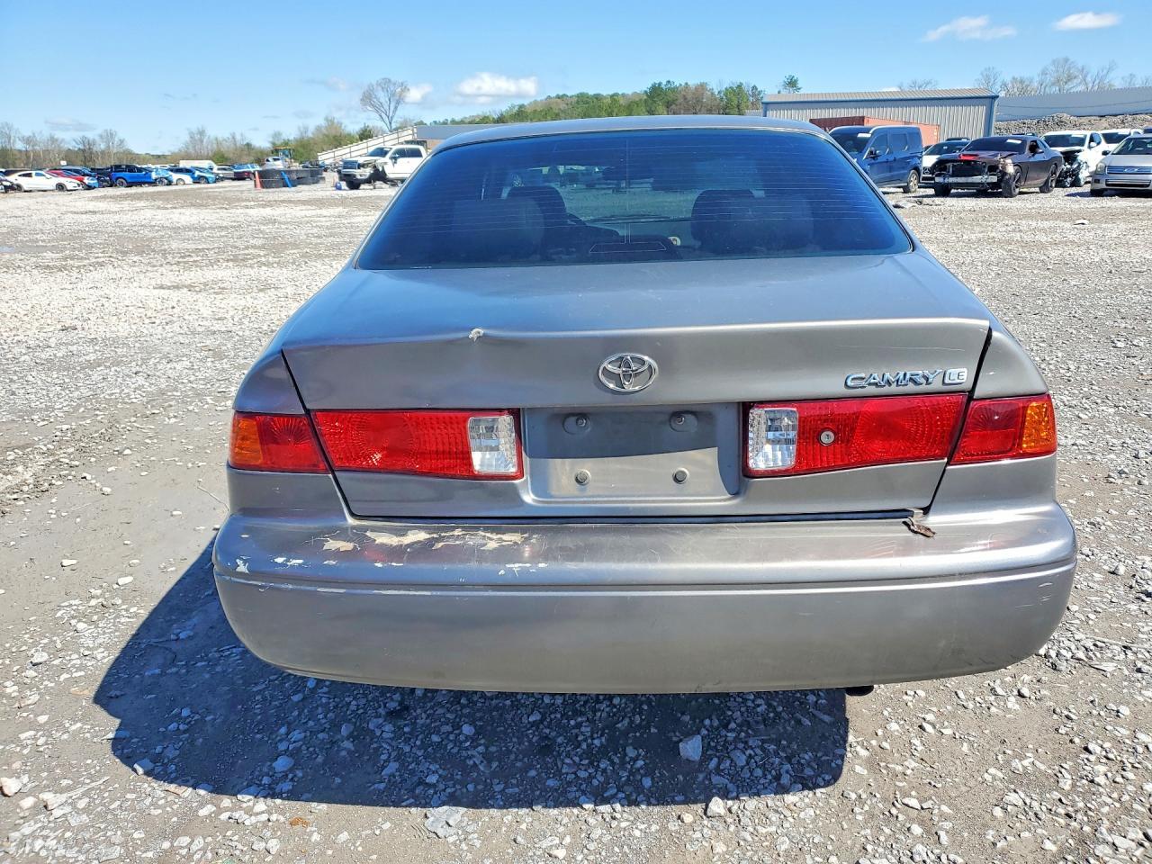 2000 Toyota Camry Le - Фото 6