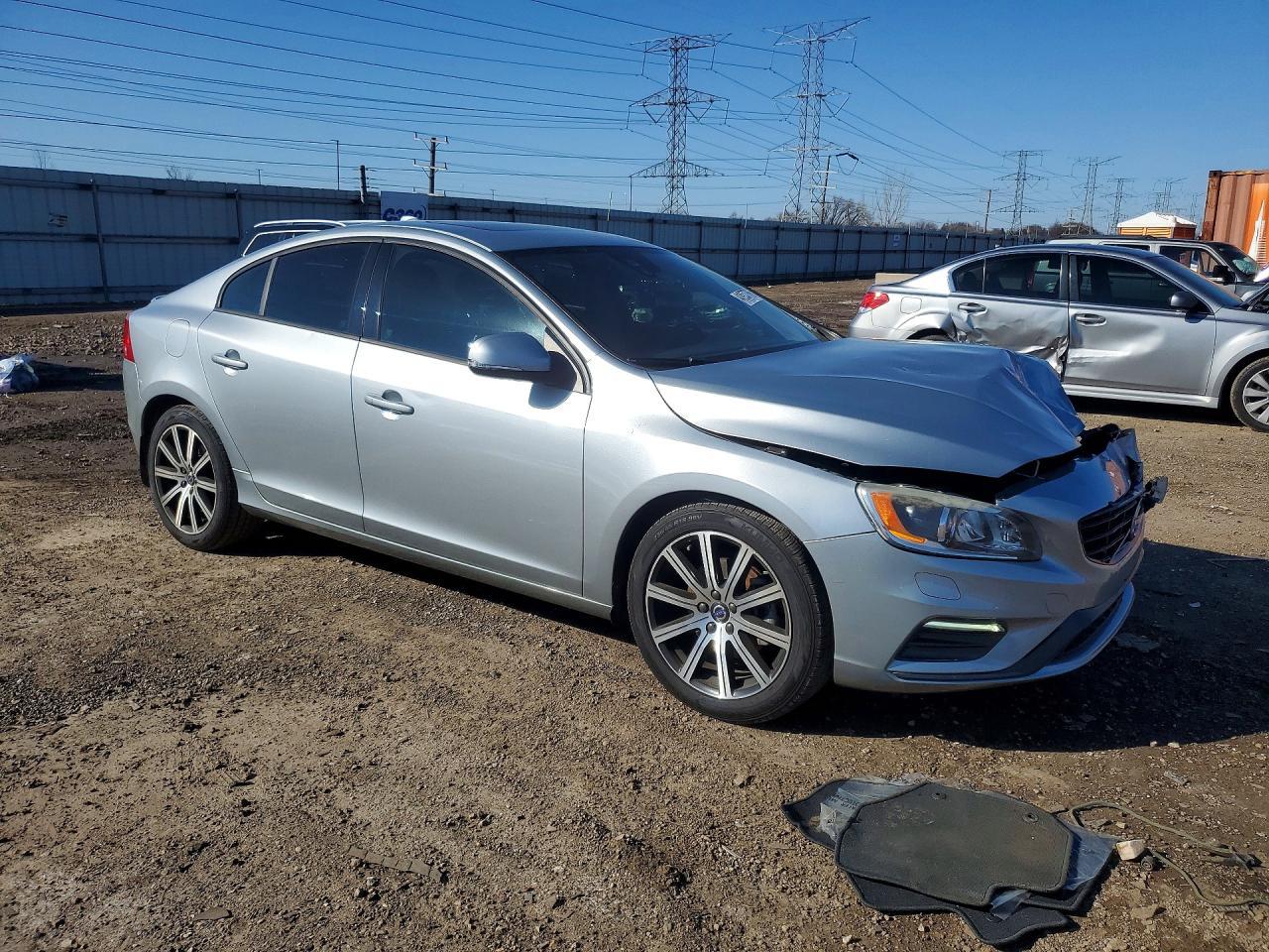 2017 Volvo S60 - Image 4