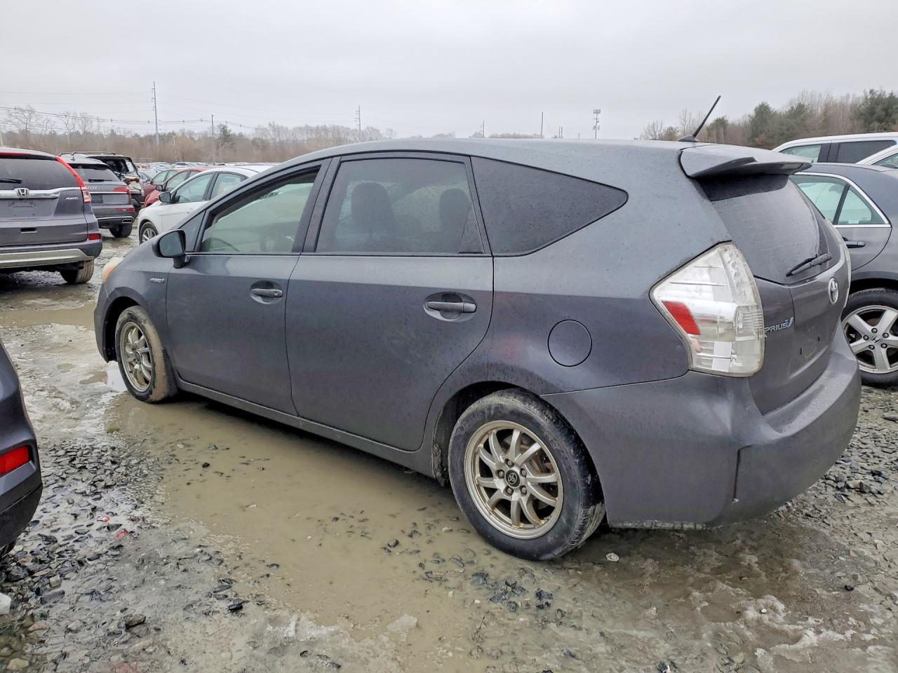 2012 Toyota Prius V Two - Фото 2