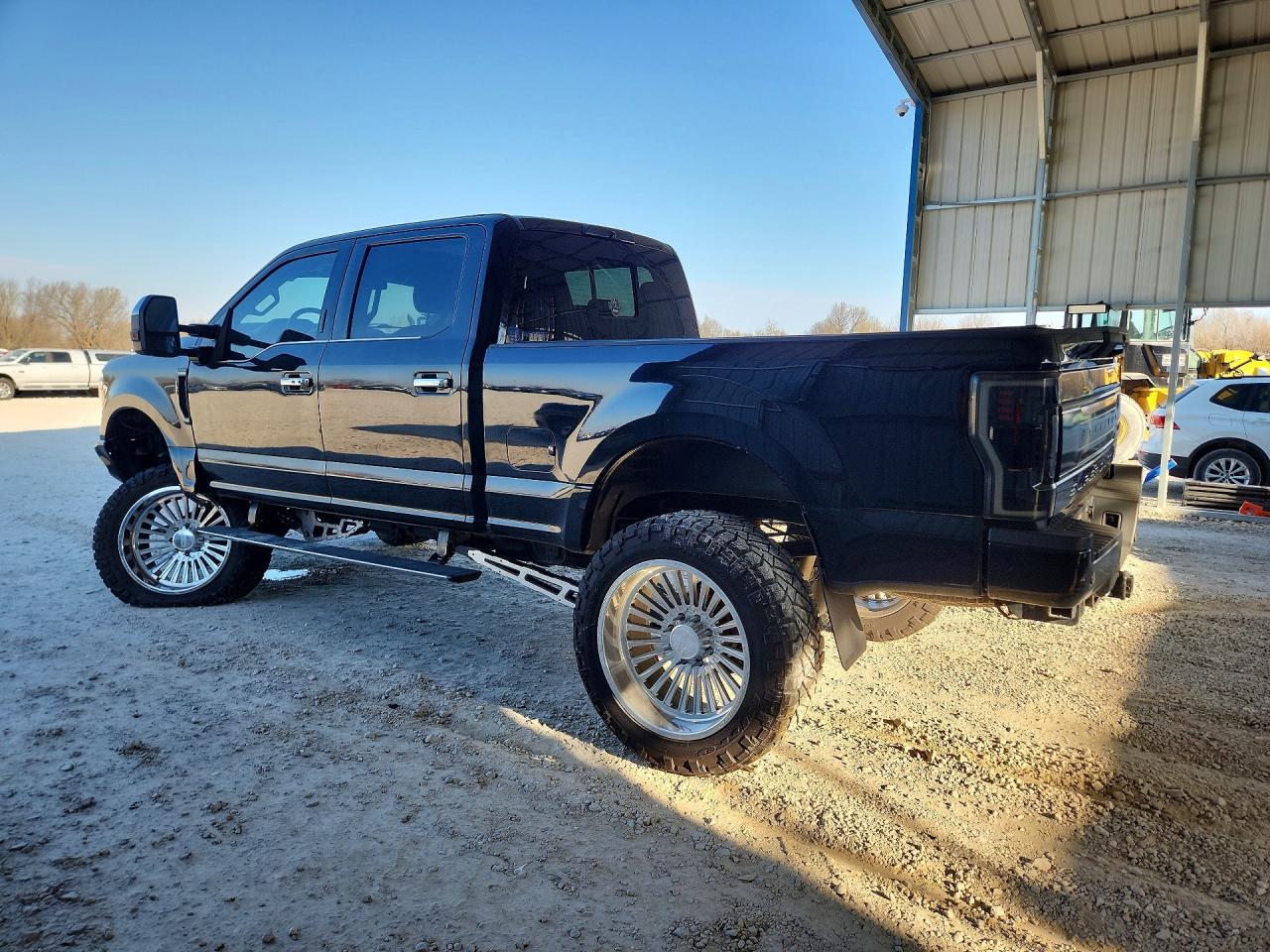 2017 Ford F350 Super Duty - Фото 2