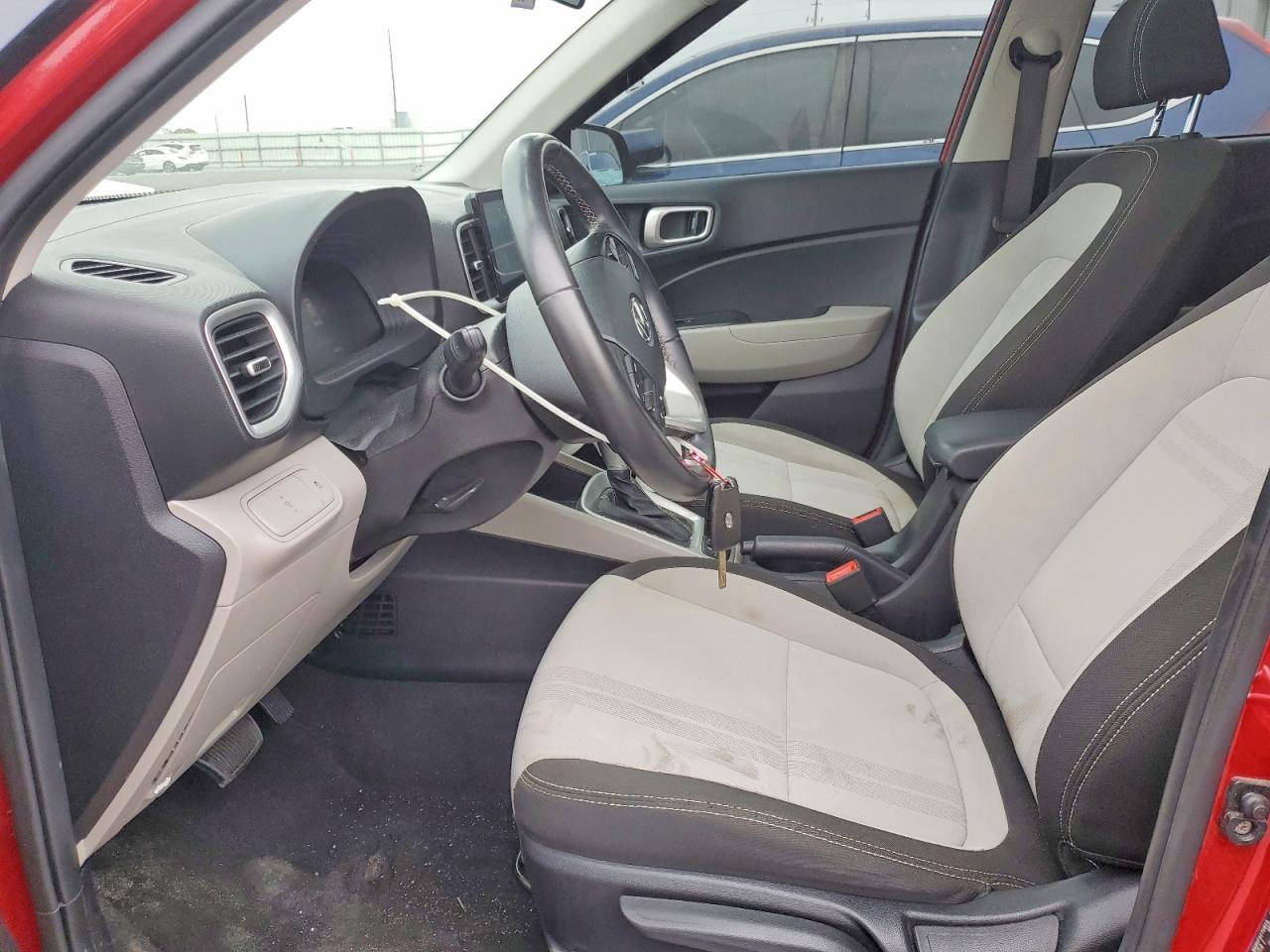 2023 Hyundai Venue Sel - Image 7