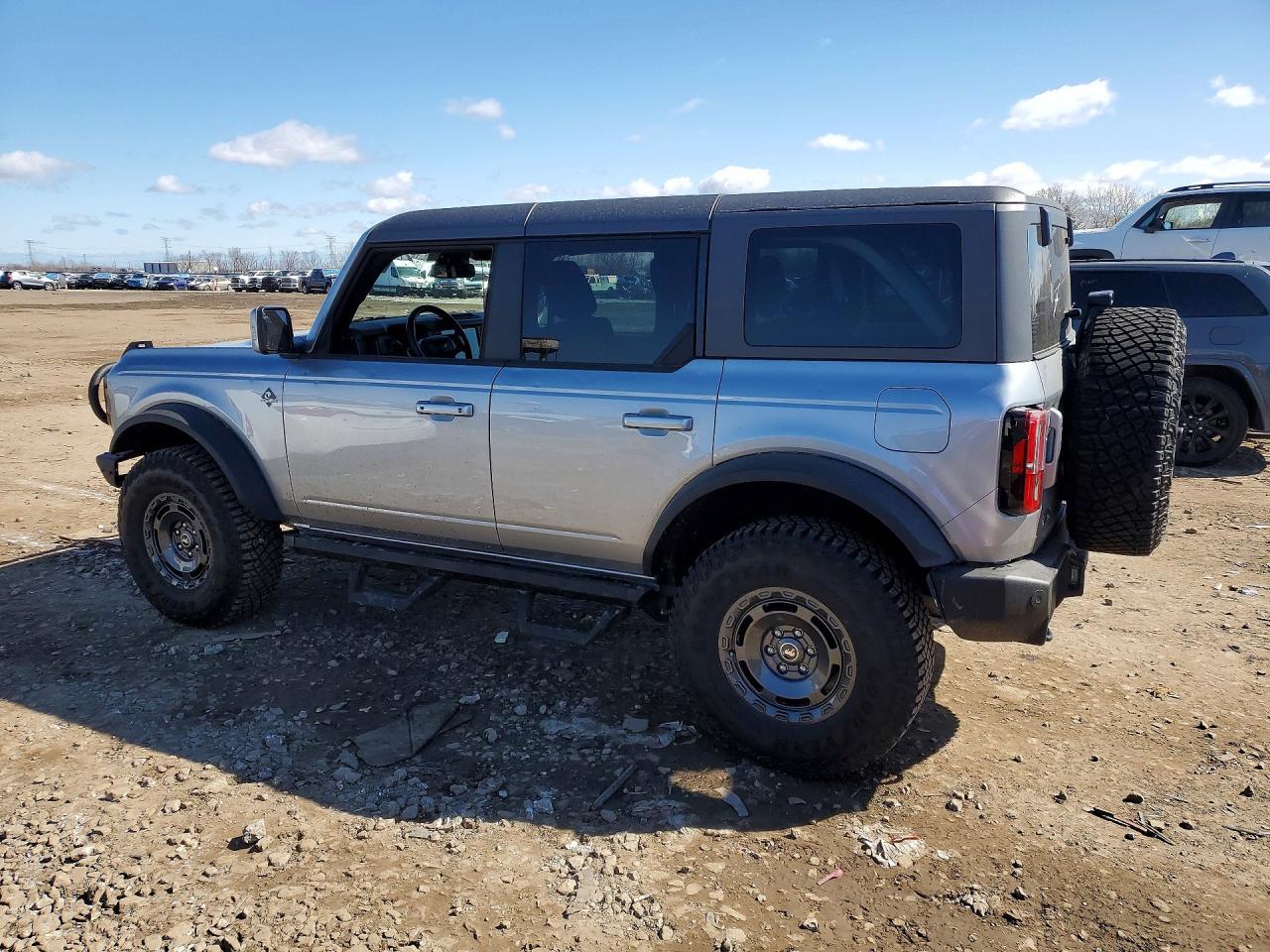 2024 Ford Bronco Outer Banks - Фото 2