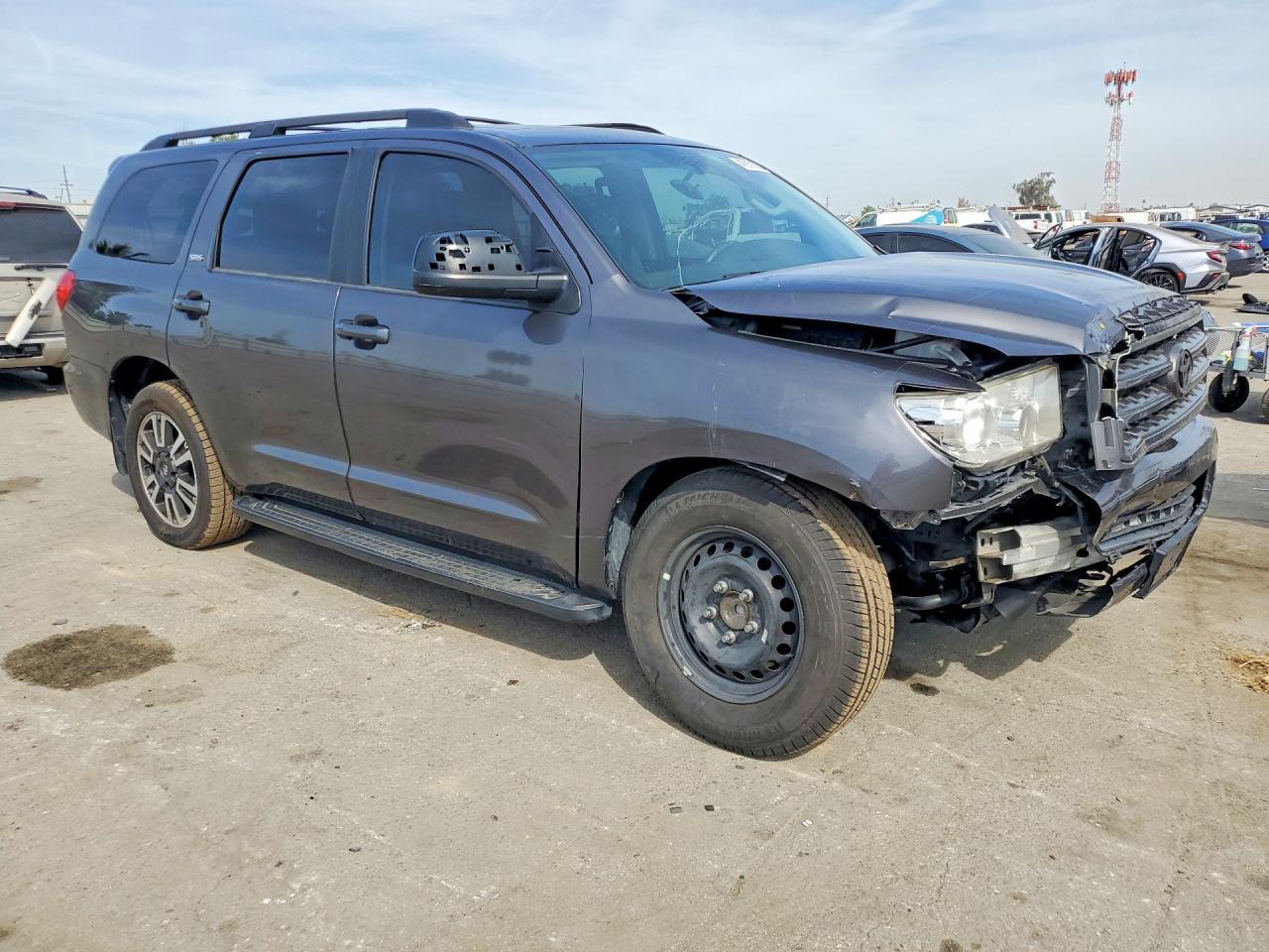 2017 Toyota Sequoia Sr5 - Фото 4