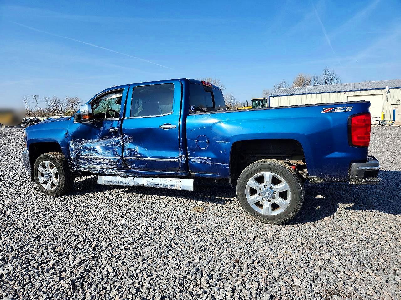 2017 Chevrolet Silverado K2500 Heavy Duty Ltz - Фото 2
