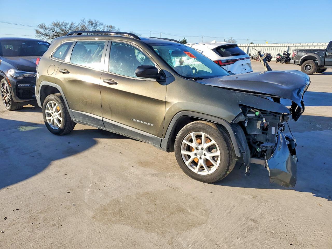 2016 Jeep Cherokee Sport - Фото 4